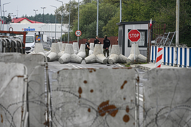 Polsko zavřelo hranici s Běloruskem na neurčito. A dusí tak obchodní tepnu Číny