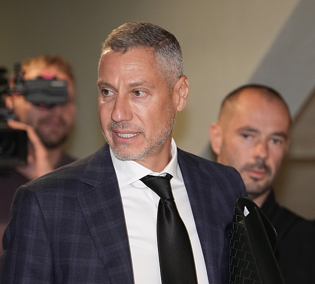 Hlavní líčení v kauze Dozimetr: Redl přiznal pouze drogy, Hlubuček se cítí nevinen