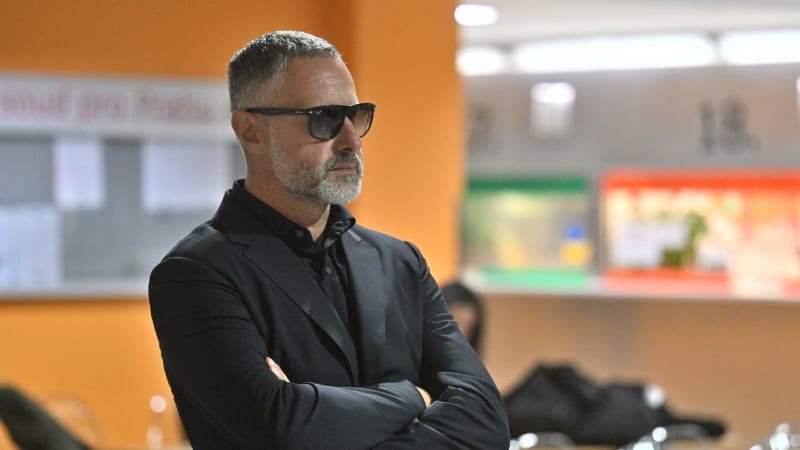 ON-LINE z kauzy Dozimetr: Kos přiznal trestnou činnost. Redla a Hlubučka obžalovali