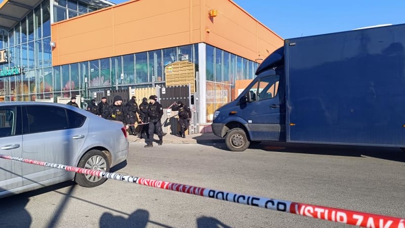 Případ vraždy prodavaček v Hradci: Mladík už čelí obžalobě. Hrozí mu nejvýš 10 let vězení