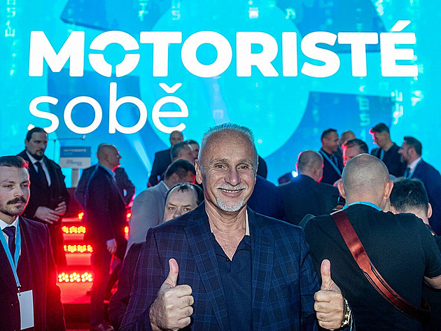 Motoristé ve volbách 2025: kauzy Filipa Turka a Fiala jako terč