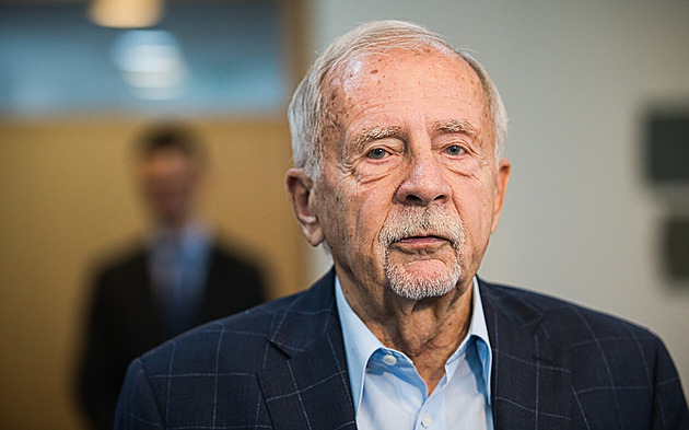 Oddělené zápisy ukrajinských prvňáčků jsou protiústavní, řekl ombudsman Křeček