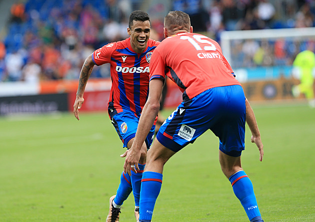 Zápasů měl stejně jako Šulc, naučil se česky. Jak se Cadu připomene Plzni?