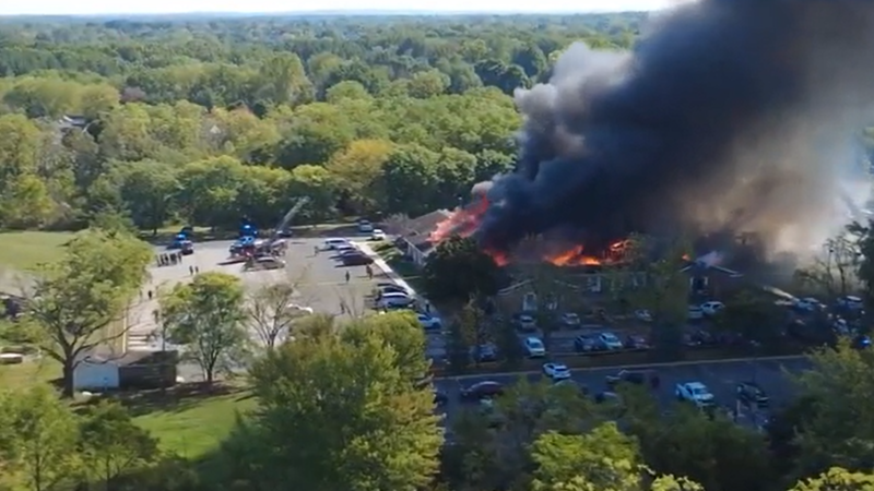 Střelba v kostele v Michiganu. Útočník zabil nejméně čtyři lidi, budovu zapálil