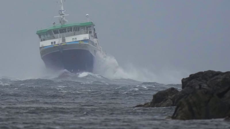 Bouře Amy pustoší Evropu. V Irsku si vyžádala jeden život, statisíce lidí jsou bez elektřiny