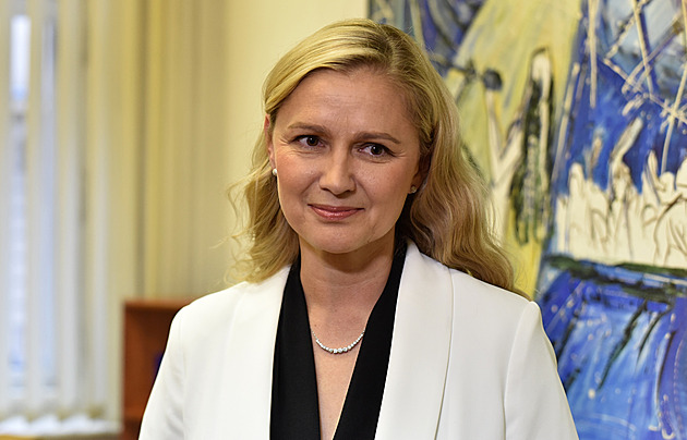 Vláda to v tomto období neměla lehké, říká skokanka voleb a bývalá miss