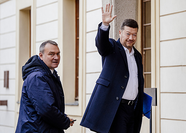 ONLINE: Okamura jedná na Hradě s Pavlem. Piráti chtějí do vedení Sněmovny