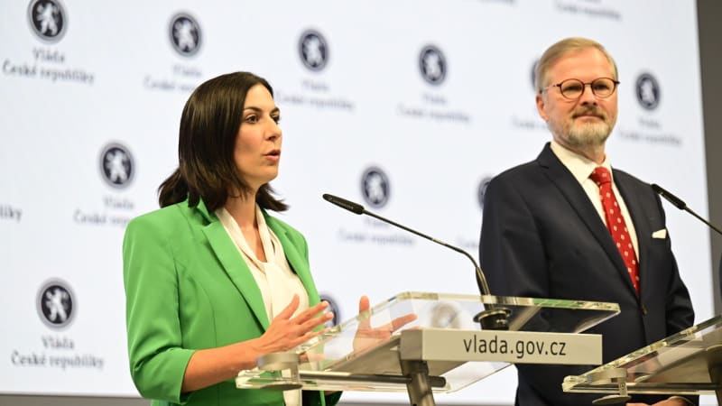 Pekarová k Fialovi: Nejlepší premiér novodobého Česka. Kdykoli zajdu na pivo, vzkázal Rakušan