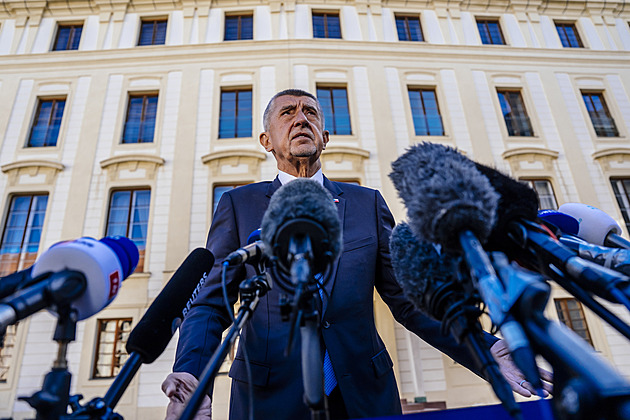Už nedělejte kšefty, opřel se Babiš do vlády. Pavlovi poděkoval za pomoc