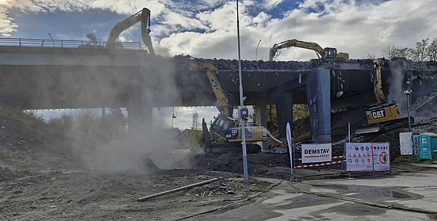 Dopravní kalvárie v Ostravě v další fázi. ŘSD začíná bourat druhé poloviny mostů