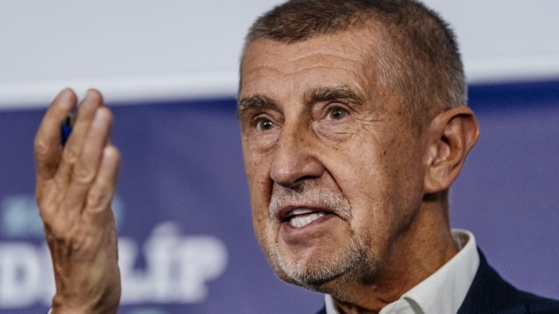 Espéďáci jsou neškodní, řekl Babiš v diskusi s aktivistou. Poslechnou ho prý na slovo