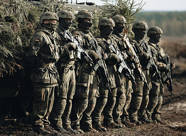 Plošné odvody, stanovené kvóty. Německá vláda se dohodla na povinné vojně