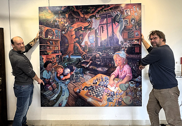 Bartoška u vysmátého makaka. Děčín byl výjimečný, říkají autoři obřího obrazu