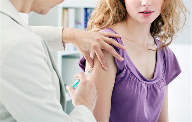 Prevence poráží „ženskou“ rakovinu. Lékaři ji chtějí ještě víc zpřístupnit