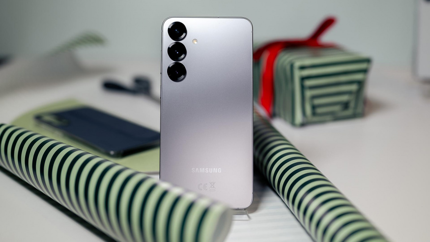 Galaxy S26 zrecykluje foťáky z S25. Překvapivě za to může iPhone