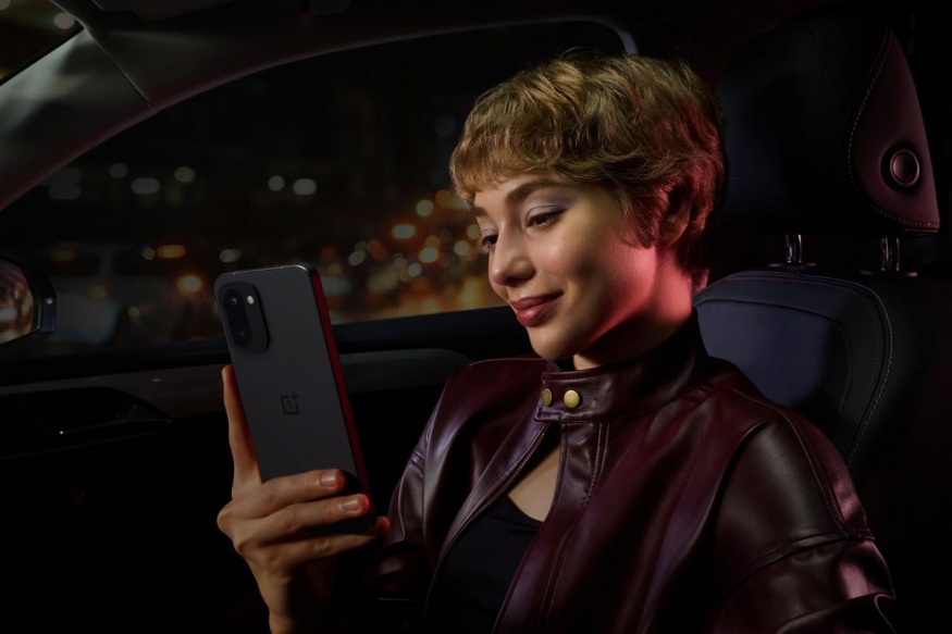 OnePlus 15R oficiálně: téměř vlajková loď pro spořivější zákazníky