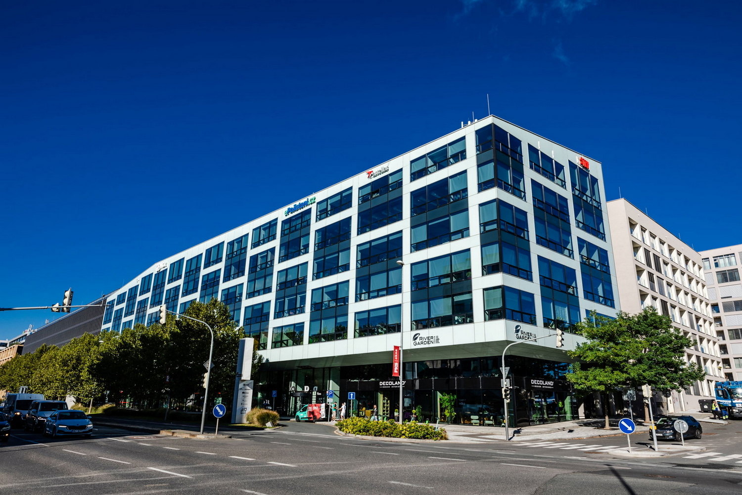 Služby podniků na Rohanském nábřeží: Co všechno vám mohou nabídnout – rohanskenabrezi.cz