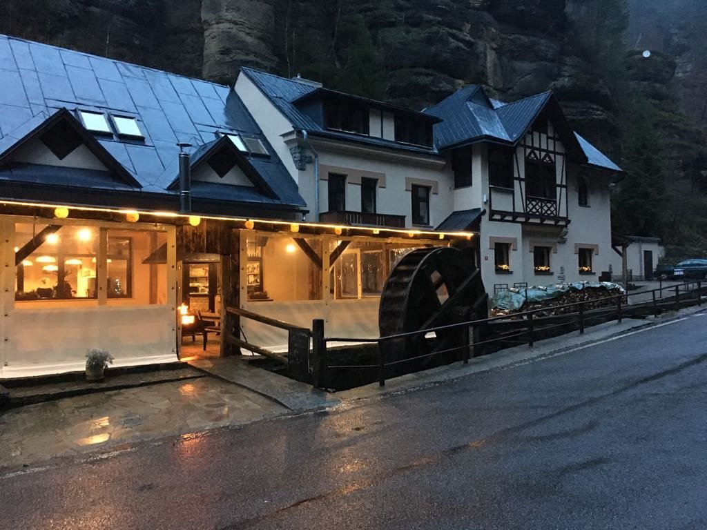 Výhled na skály a ranní káva v Penzionu Klepáč na pensionklepac.eu