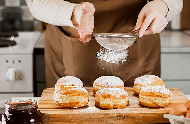 Masopust digitálně. Platformy nabízejí koblihy i zabijačku na jeden klik