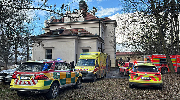 Tragický požár v bohnické léčebně. Jeden člověk zemřel, další evakuovali