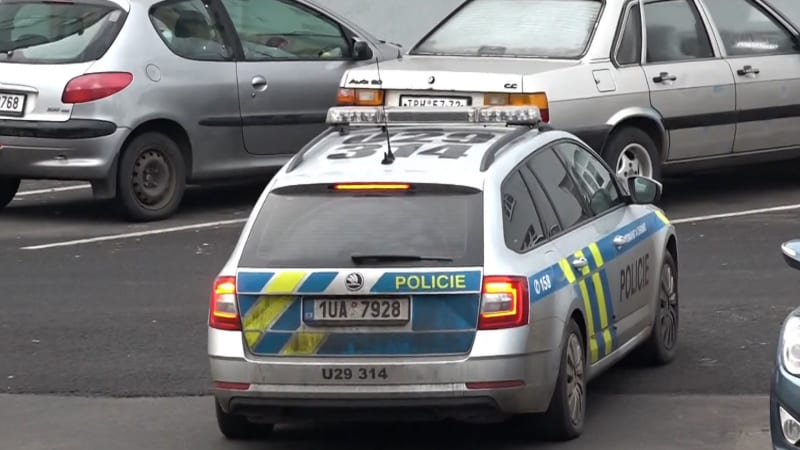 Hrůzné detaily napadení v Šumperku: Muž pobodal taxikářku, pak chtěl podle policie vraždit autem