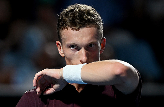 Lehečka ve čtvrtfinále v Dauhá nestačil na Filse, Menšík zkusí zaskočit Sinnera