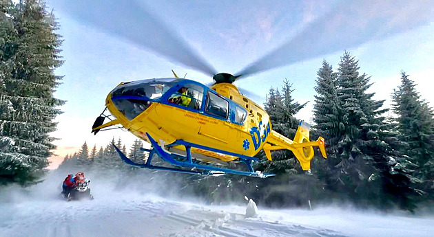 Tragédie na sjezdovce v Harrachově. Po srážce zemřela lyžařka