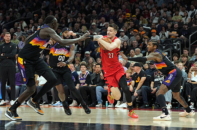 Krejčí bez bodu, zranění hvězdy, Portland i tak uspěl. Lakers nestačili na Boston