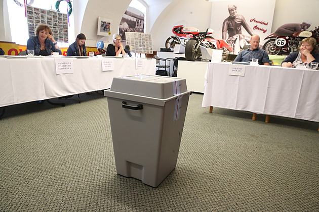 Volební komise 2026: jak se stát členem, jaké jsou odměny a jaké povinnosti