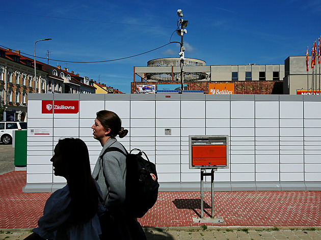 Výdejní boxy mají být dostupné všem, naléhá prachatická radnice. Firmy to řeší
