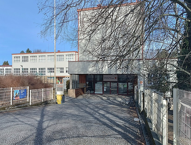 Pnutí na škole v Humpolci trvá. Ředitelka chce zpět, krizový nástupce budí rozpaky