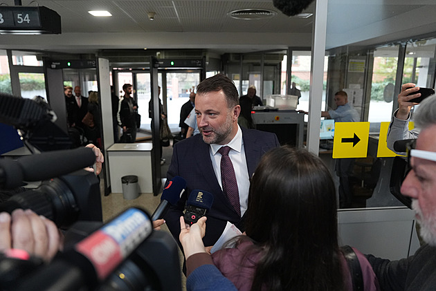 Šňupal bílý prášek. U soudu s Dozimetrem promluví „manažer TOP 09“ Fremr