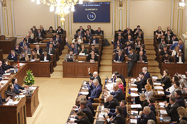 Poslanci se na žádost opozice sejdou k cenám a k tématu ohrožení ČT a rozhlasu