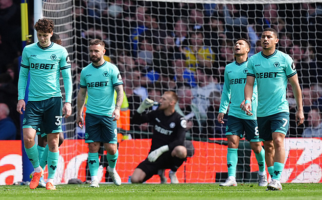 ONLINE: Wolves s Krejčím prohrávají na Leedsu, Brentfordu se poháry vzdalují