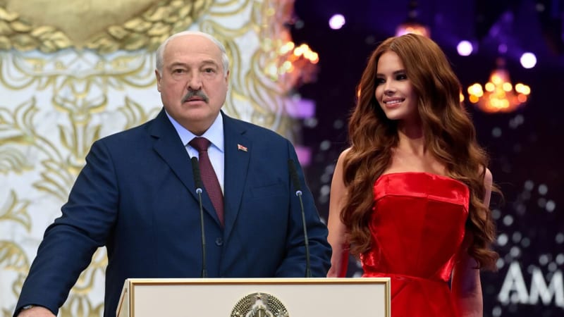Lukašenka sbalila mladá modelka, dělí je desítky let. „Mladší milenka“ píší v Rusku