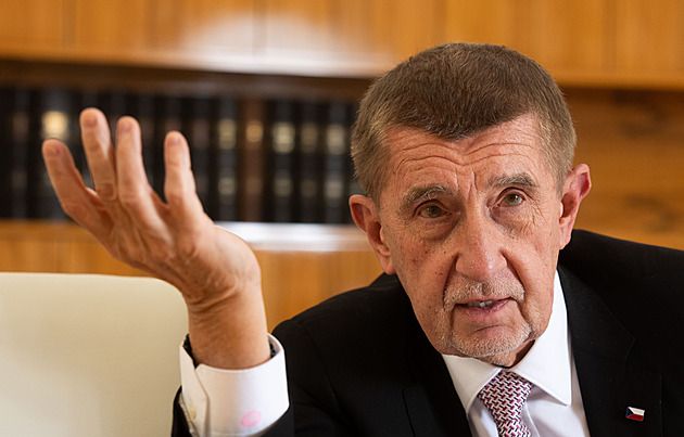 KOMENTÁŘ: Sliby bereme vážně, poplatky zrušíme, píše Babiš