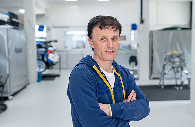 Syn řezníka, co zářil za volantem. Kresta slaví jubileum, připomeňte si jeho kariéru