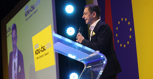 Ze dvou a půl procenta až tak neporostou, hodnotí expert nové vedení a logo lidovců