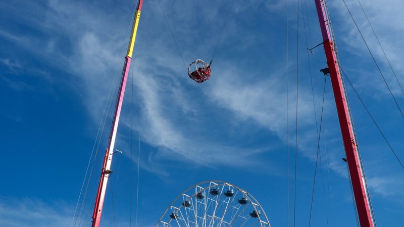 Atrakci prasklo na pouti lano, ukazují záběry ze Sevilly. Kapsle s dětmi se vymkla kontrole