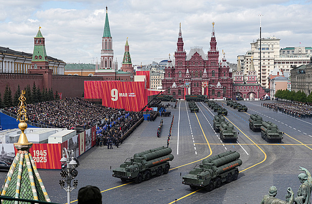 Přehlídka v Moskvě bude bez kolony vojenské techniky. Poprvé od začátku války