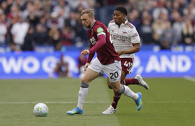 ONLINE: Derby Arsenalu s West Hamem, Aston Villa jen remizovala s Burnley