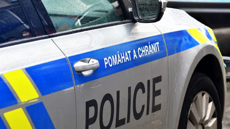 Brutální útok na Šumpersku: Zloděj podle policie dupal mladé prodavačce po hlavě a po těle