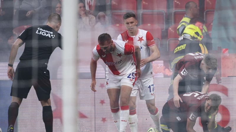 Chorý si nezahraje šest zápasů, Douděra tři. Nejdelší stopku ale dostal jiný slávista