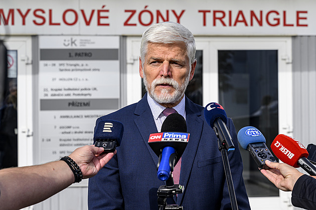 Druhý den návštěvy prezidenta. Prohlédne si porcelánku i relikviář svatého Maura