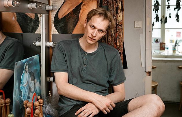 Vojtěch Vondráček šel do naha a zaujal. Je z toho vztah s Ivou Zahran