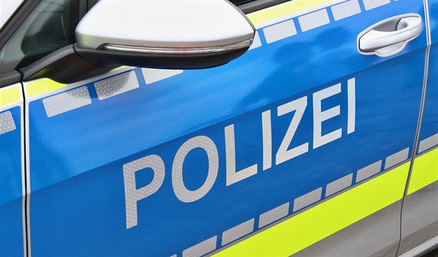Afghánec se zbraní ohrožoval lidi na radnici, schovávali se. Policie ho zastřelila