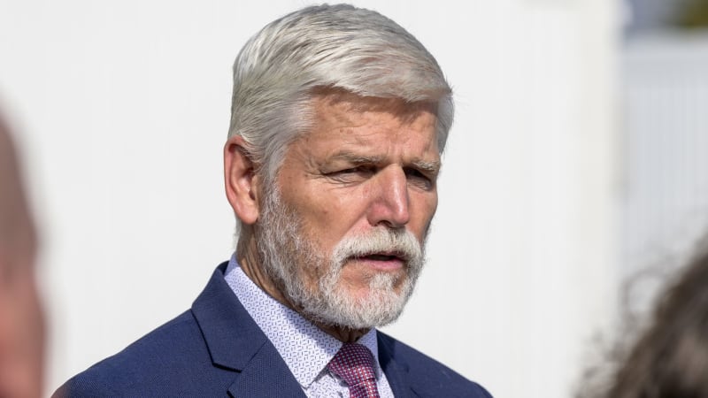 Nové fotky z Pavlovy kontroverzní cesty: Prezident navštívil fabriku na kamiony, volby vynechá
