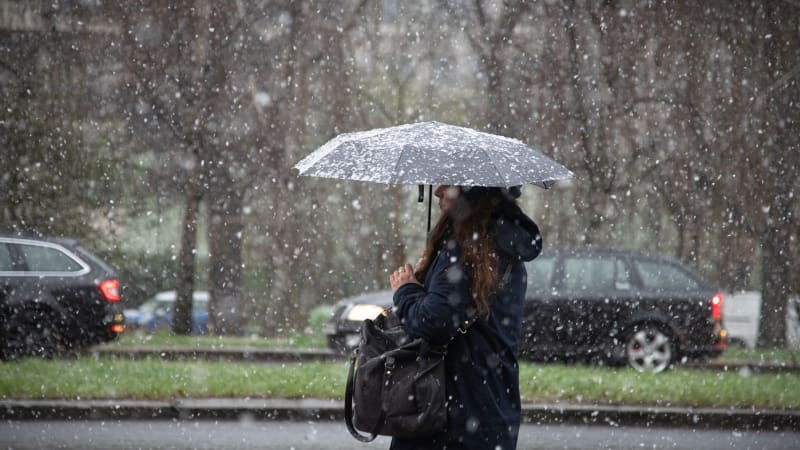Řítí se sněžení, udeří mrazy. Meteorologové odhalili předpověď na měsíc