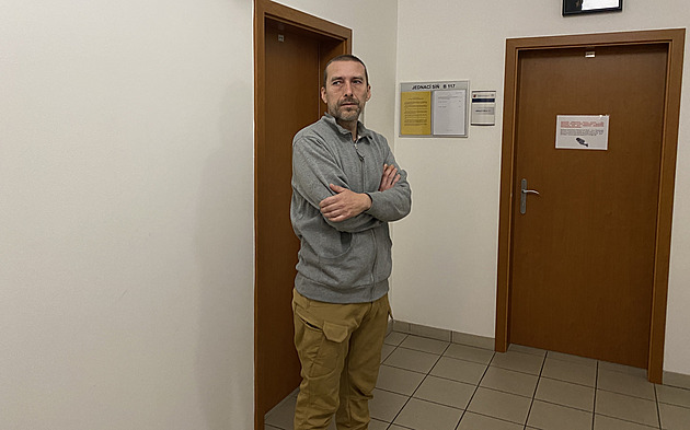 Skončíte na kandelábru, vyhrožoval muž premiérovi. Ukrajince označil za šváby